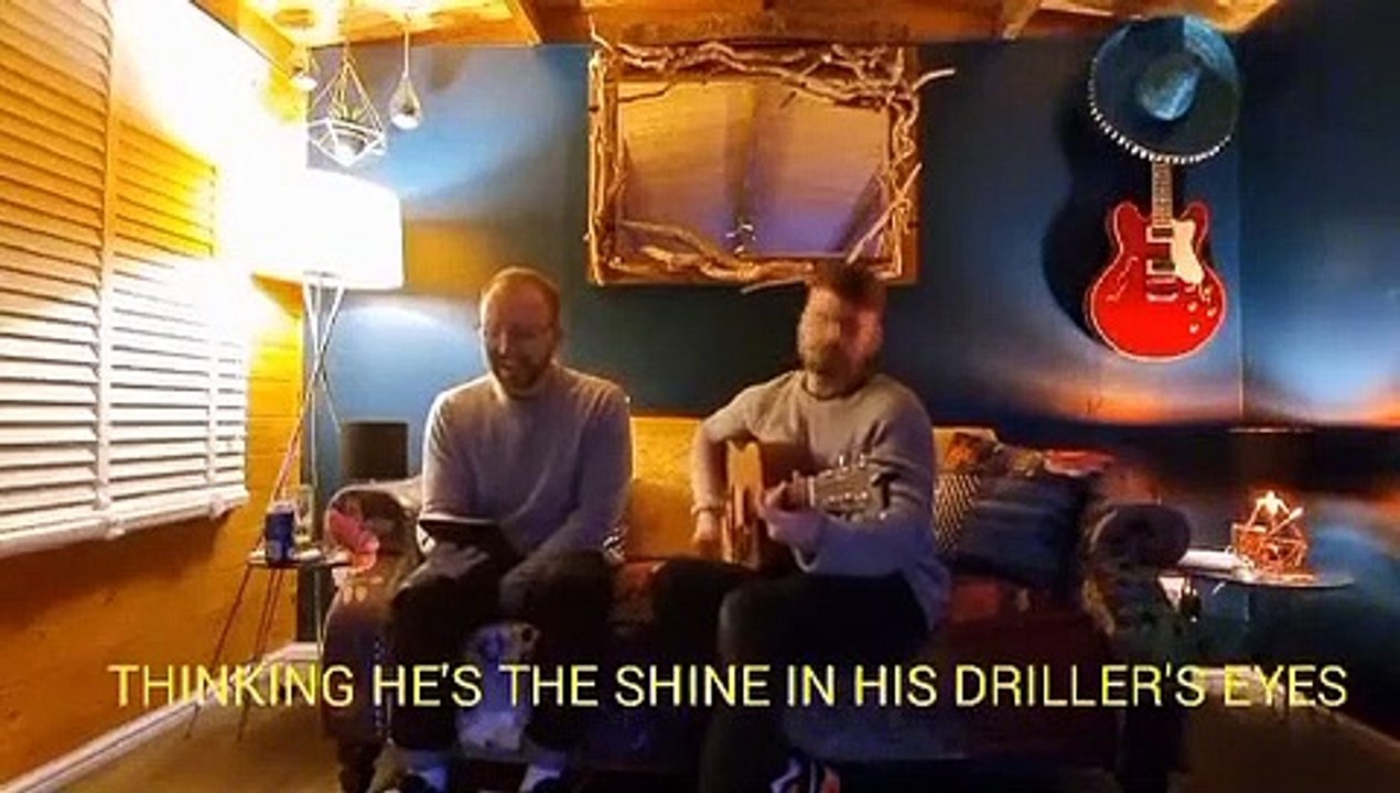 The Rig Pigs perform On The Rig Now