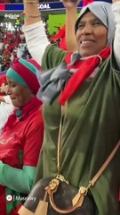 فرحة أشرف حكيمي ووالدته بعد فوز المغرب على بلجيكا