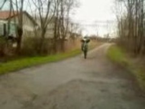 flo avc la moto a dorian