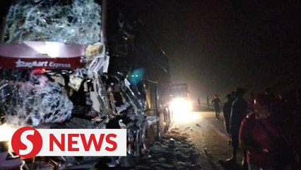 Express bus rams into trailer in Jasin, 16 passengers injured