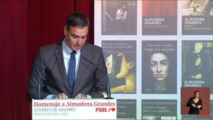 Pedro Sánchez asegura que pasará a la historia por haber exhumado a Franco del Valle de los Caídos en el acto de homenaje a Almudena Grandes