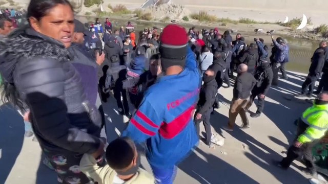 Desalojan a cientos de migrantes venezolanos de campamento en la mexicana Ciudad Juárez