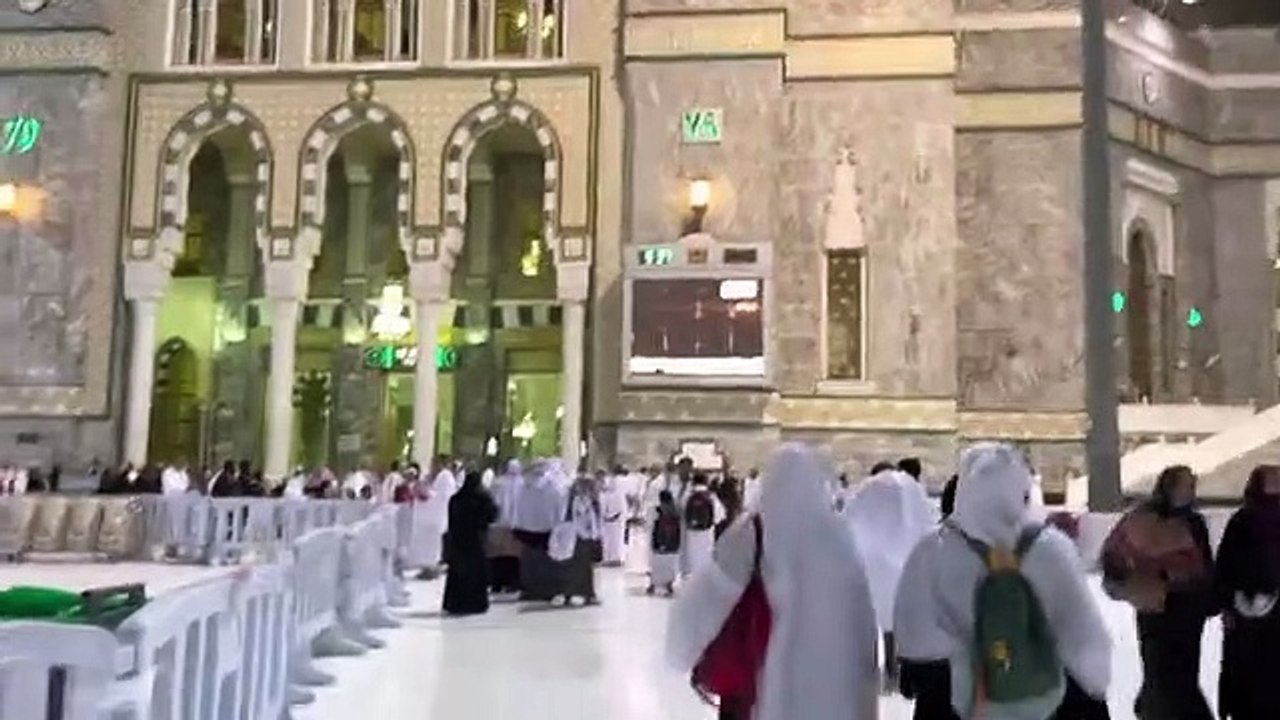 Mecca Masjid Al Haram Walking in masjid Al Haram