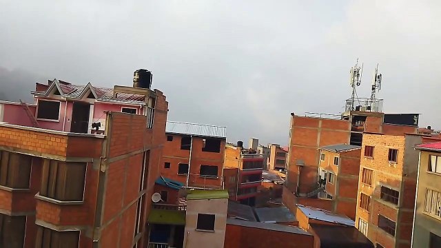 La Paz amanece cubierta por humo y registra niveles elevadísimos de contaminación del aire