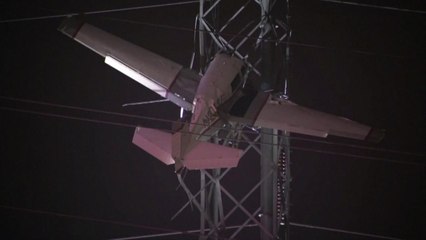 美 워싱턴DC 인근서 경비행기 추락해 대규모 정전 / YTN