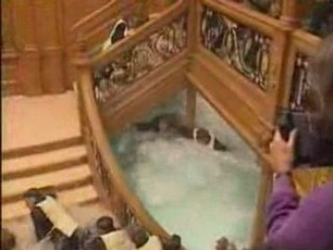 TITANIC Production Featurette - -Sinking the Ship-