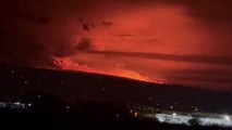세계 최대 하와이 활화산 38년 만에 용암 분출 / YTN