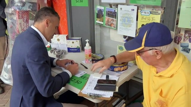 SA Murray River communities rush to prepare as floodwater threatens to inundate properties
