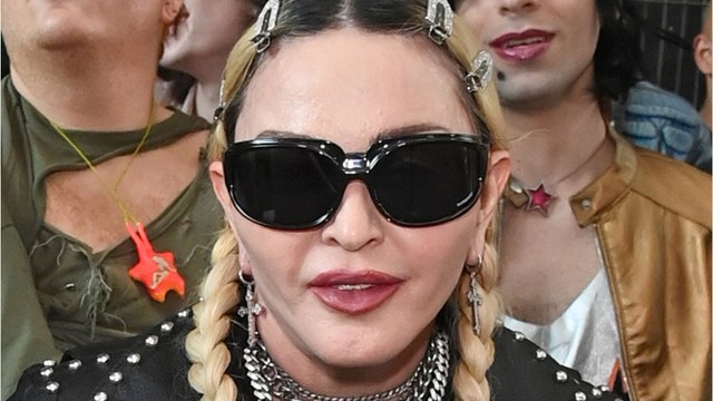 GALA VIDEO - PHOTO - Madonna entourée de ses 6 enfants : un très rare cliché révélé