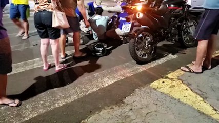 Motoboy fica ferido em colisão no Centro