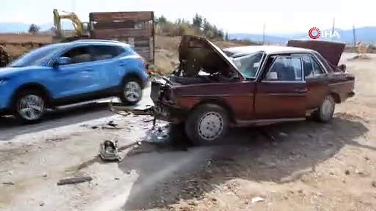 Kamyonla çarpışan otomobilin sürücüsü ağır yaralandı