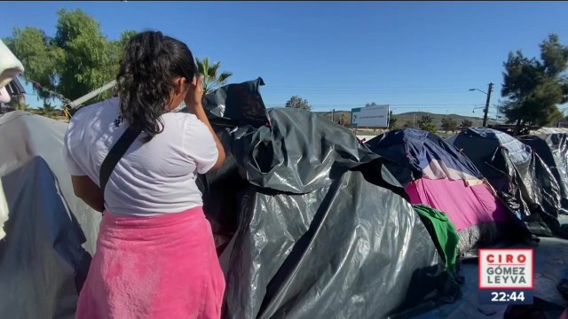 Familias desplazadas por la violencia vivieron en el techo de una vecindad en Tijuana