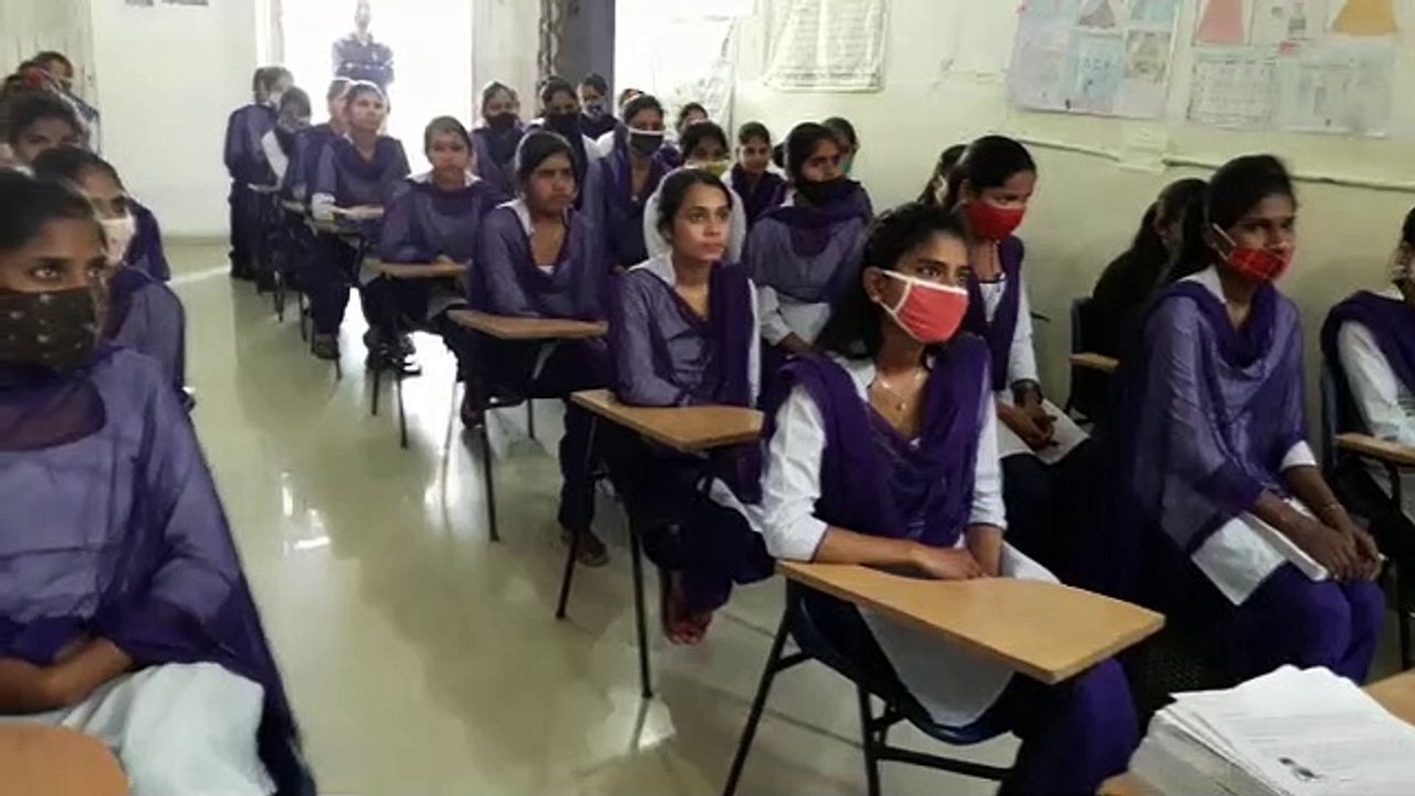 एक कार्मिक के कंधों पर जिले में कौशल विकास का ज...