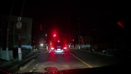 赤なのに普通に信号無視する車 ドライブレコーダー 危険運転 山口県山陽小野田市 20221006