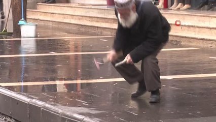 Metropol kentin çekiçli hayırseveri...Suriye'deki savaştan kaçtı, yardımseverliğini Diyarbakır'da devam ettirdi