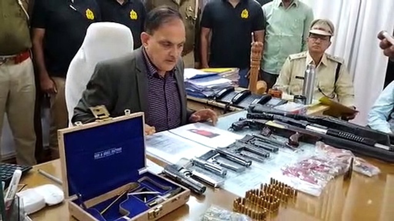 नारकोटिक्स टीम पर फायरिंग, 50 लाख का डोडा चूरा, अवैध हथियारों व कारतूस बरामद