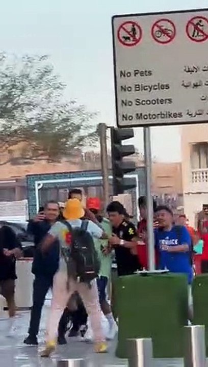 شبيه نيمار يظهر في كأس العالم ويخدع المشجعين