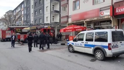 Yaşlı kadın, balkonda iple asılmış halde bulundu