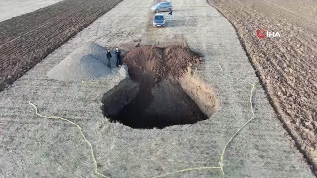 Sivas'ta obruk paniği yol açtı! İlçe sakini 15 metre ile obruğun içerisine düşmekten kurtuldu