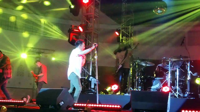 NOAH BAND KONSER DI MALANG DENGAN LAGUNYA COBALAH MENGERTI