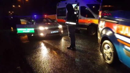 EDİRNE'DE TIR'LA ÇARPIŞAN OTOMOBİLDE 5 KİŞİ YARALANDI