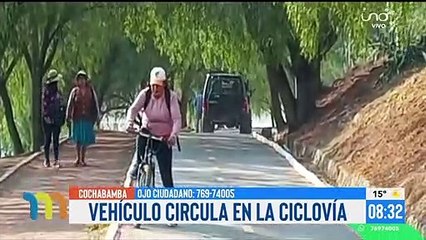 La ciudad amanece bloqueada y un vehículo invade la ciclovía