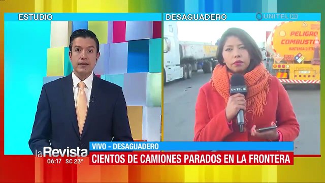 Bloqueo de transportistas peruanos en Desaguadero.