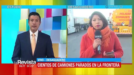 Bloqueo de transportistas peruanos en Desaguadero.