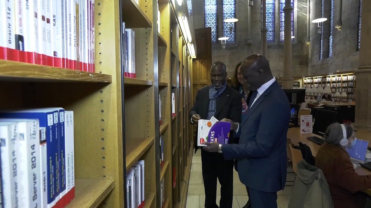 Le ministre de l'Enseignement supérieur Adama Diawara en visite au conservatoire des métiers de Paris pour nouer des partenariats