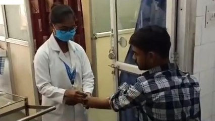 इंदौर : आवारा कुत्तों के हमलों से शहरवासी परेशान, लाल अस्पताल पहुंचते हैं 100 से अधिक मामले