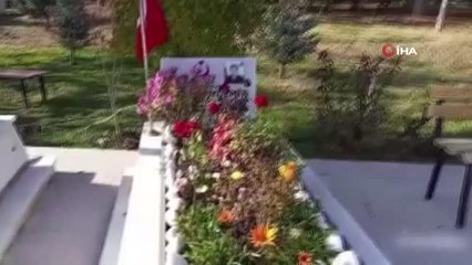 Şehit annesi oğlu için türkü yazdı