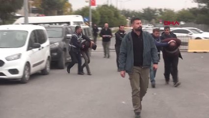 2 POLİSİ YARALAYAN UYUŞTURUCU SATICILARI ADLİYEYE SEVK EDİLDİLER