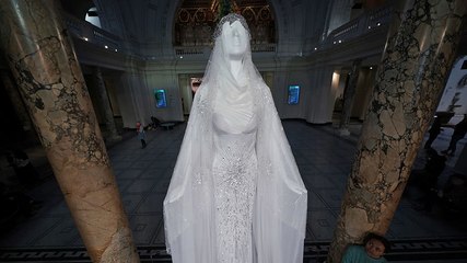 'Couture' Christmas tree unveiled at London's Victoria and Albert Museum