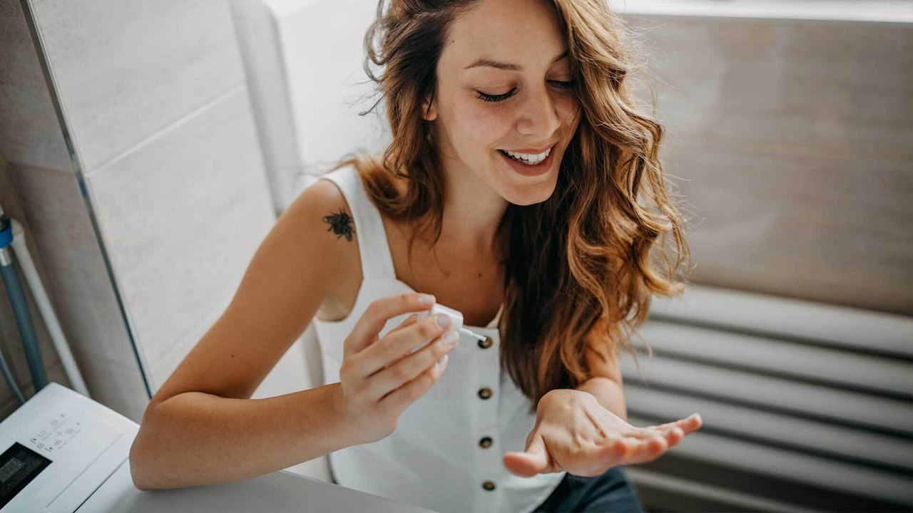 Verfärbte Fingernägel? Dann machst du wahrscheinlich diesen Fehler