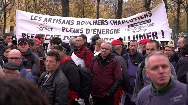 «On manifeste pour notre survie» : les bouchers dans la rue contre la hausse des prix de l'énergie