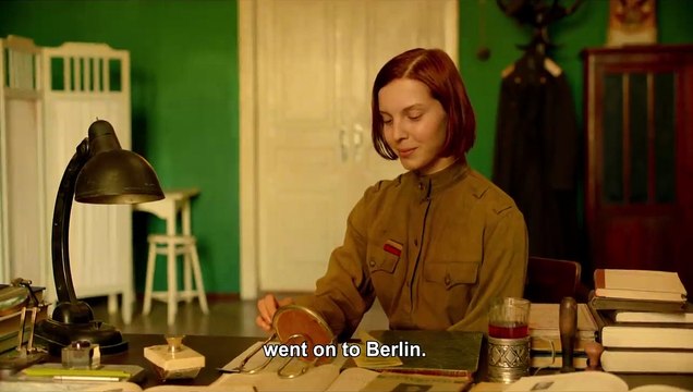 Une grande fille Bande-annonce (EN)