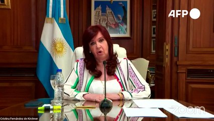 Kirchner acusa a la justicia ser "pelotón de fusilamiento" y aguarda veredicto