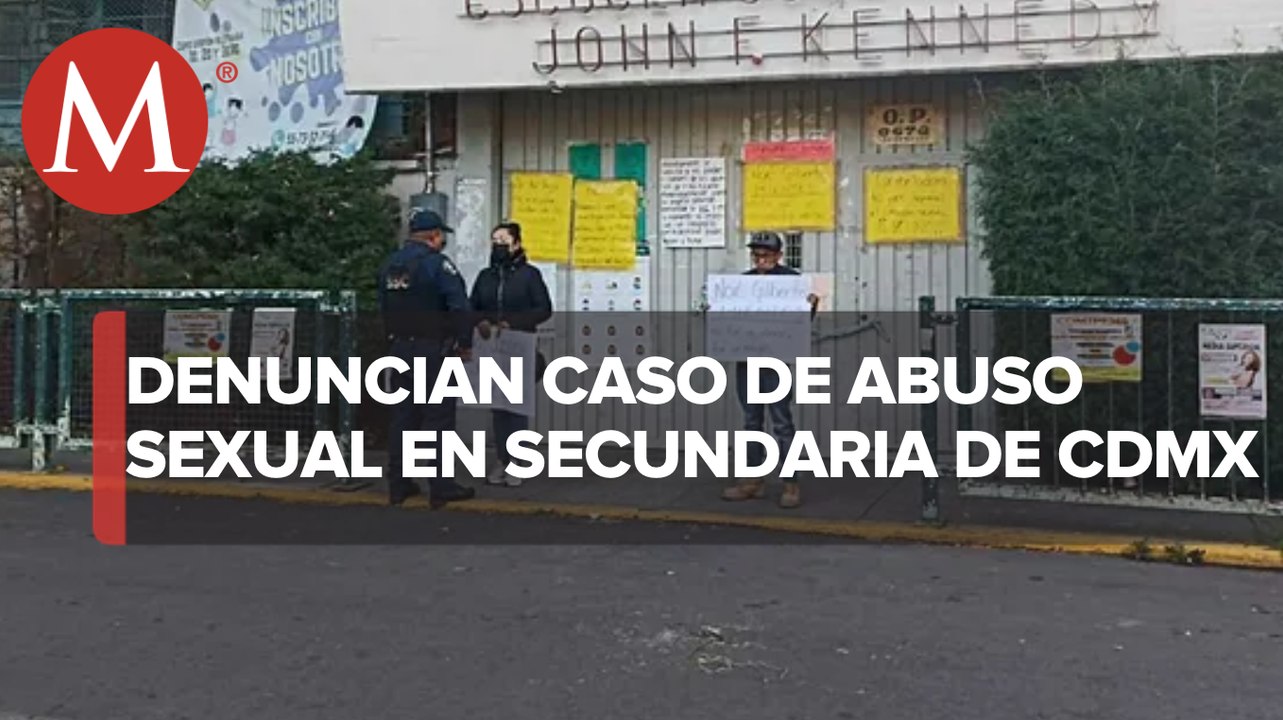 En CdMx, padres de menor protestan afuera de secundaria por presunto abuso sexual