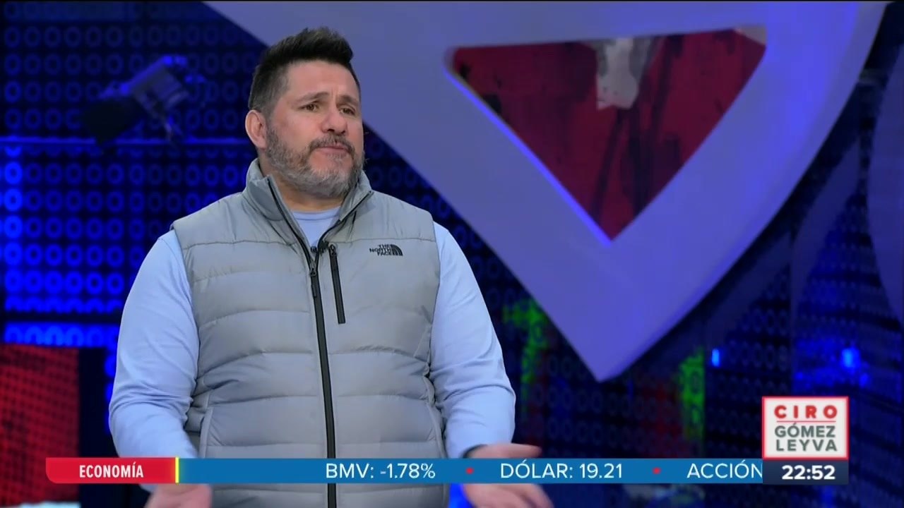 Raquel Buenrostro estaba mejor en el SAT: Páramo