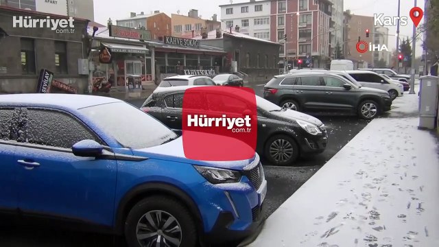 Kars'a mevsimin ilk karı yağdı