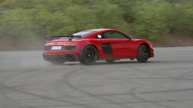 Audi R8 Coupé V10 GT RWD in Tango Red Drift