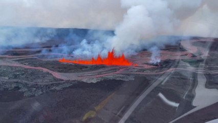 Dünyanın en büyük yanardağı 40 yıl sonra patladı