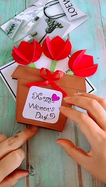 origami - paper flowers and vases