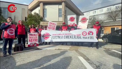 DİSK, zorunlu emeklilik sistemine karşı çıkmak için eylemde!