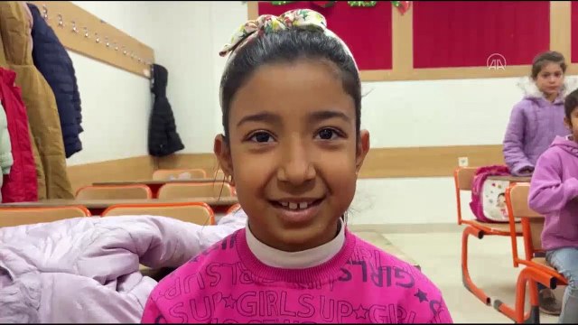 Ayşenur öğretmenin son derste yazdığı notlar sınıfındaki tahtada