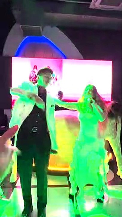 Hoàng Yến Chibi hát live