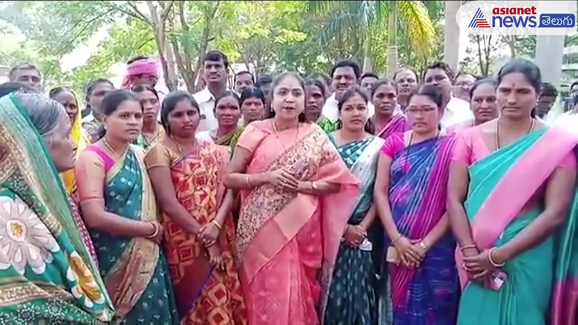 జాగ్రత్త బిడ్డా... మా దగ్గర పులిబిడ్డ కవితక్క వుంది: షర్మిలకు రేఖానాయక్ మాస్ వార్నింగ్