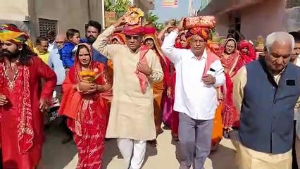 कलश यात्रा के साथ भागवत कथा शुरू