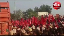 पंजाब में CM हाउस के बाहर प्रदर्शन कर रहे किसानों पर लाठीचार्ज, Video में देंखे पुलिस की दबंगई