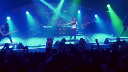 Paramore - Born For This (Live from The Final RIOT!)